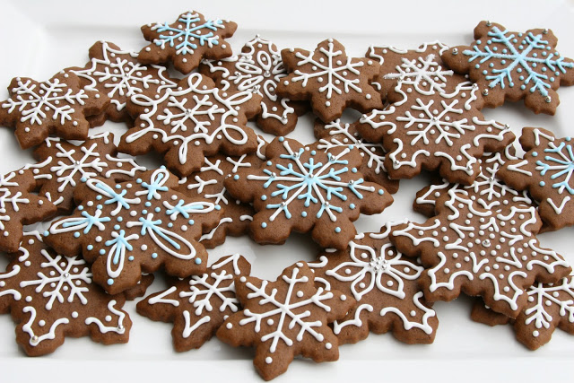 Picture courtesy of Glorious Treat's blog - gingerbread cookies